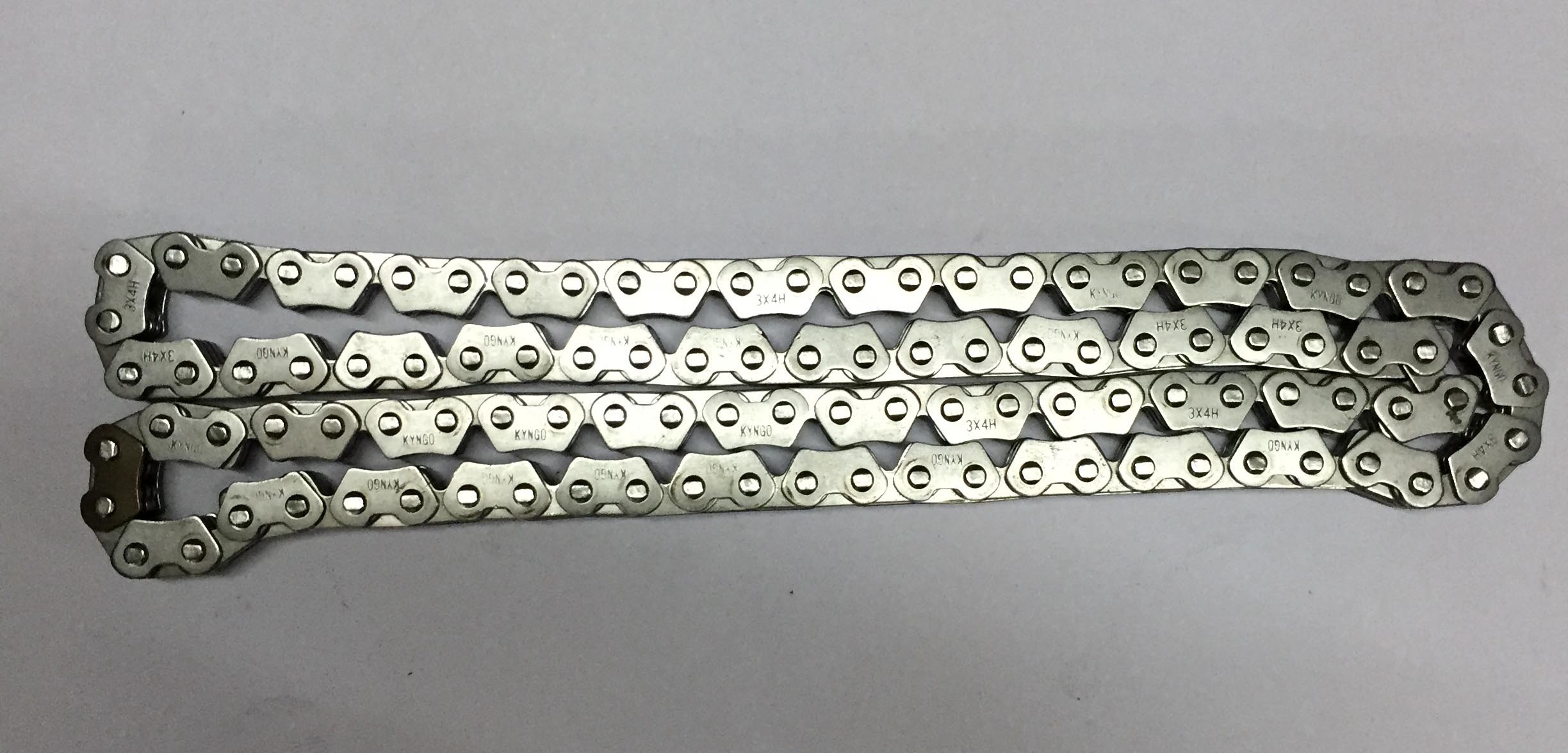 High Quality Motorcycle Chain for CB Engine
