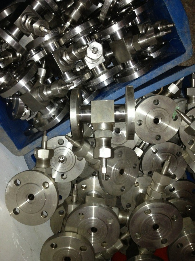 Stainless Steel Flanged Needle Valve (J14W-3000PSI)