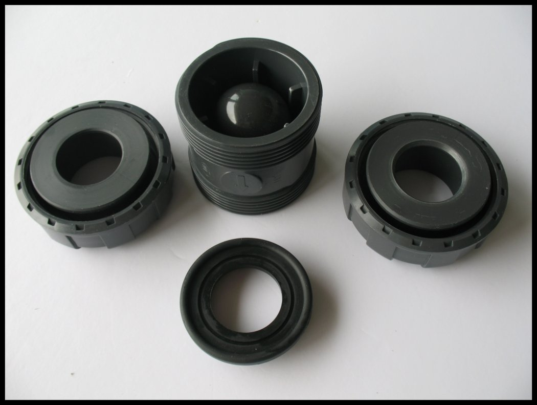 UPVC Double Union Ball Check Valve/ PVC Check Valve for Water Treatment with Size Dn40 (1-1/2