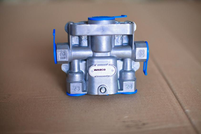 Wabco Four Circuit Protection Valve; Spare Parts; 9347144030; Sinotruk: Wg9000360523/2